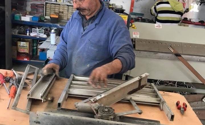 MİNİBÜS MİDİBÜS Otomatik kayar kapı moturu kayar basamak motoru sistemi montajı tadilatı tamiratı Ankara, ali acar usta 05389606235